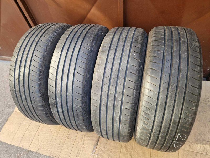 4 Bridgestone R17 215/60
летни гуми 
DOT4520