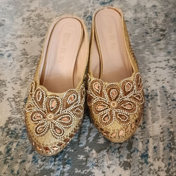 Келинчалар учун oyoq kiyim