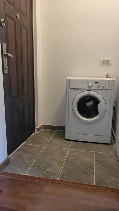 Garsoniera de închiriat