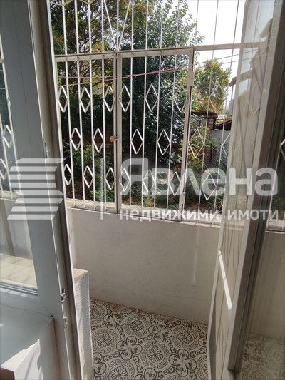 Дава се под наем Тристаен апартамент в Пловдив, Център - 85 кв.м за 500 € - Снимка #3