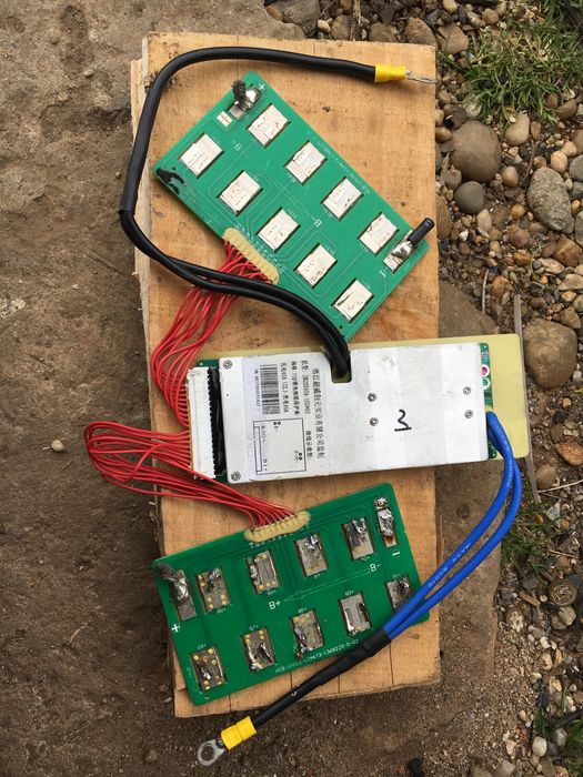 BMS  de la un banc de baterii