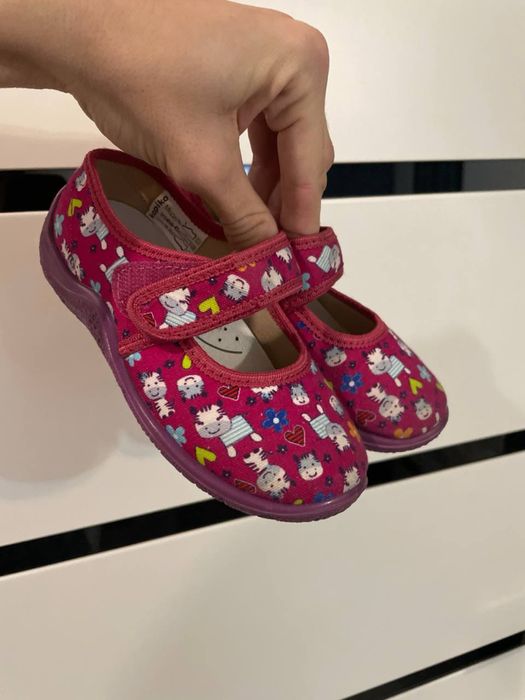 Сандалии новые для девочки