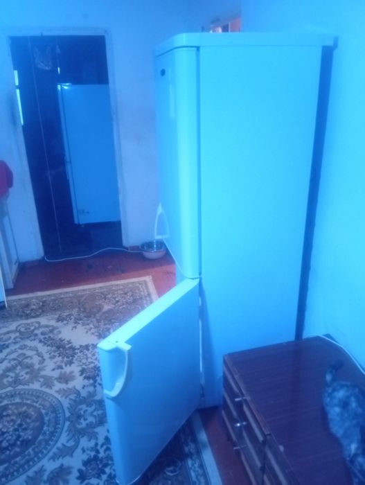 Продам холодильник