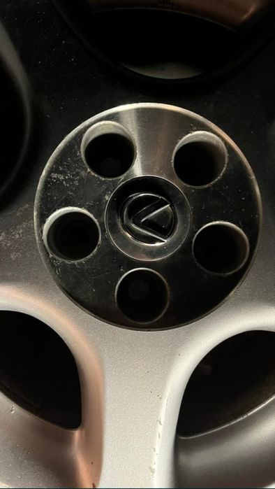 Диски с резиной в идеальном состояний