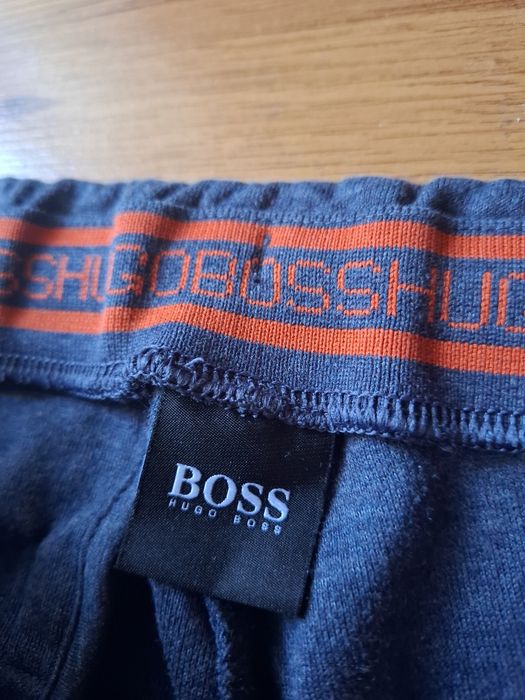 BOSS мъжко долнище  L размер.