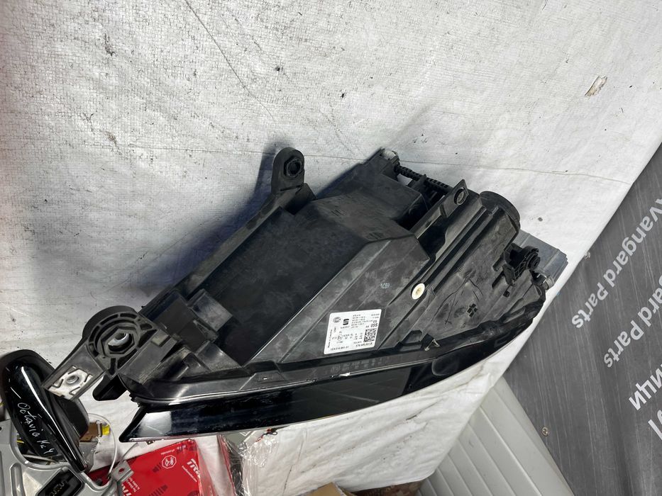 2 броя десен и 1 брой ляв фар Seat Ateca Cupra Facelift 2020-