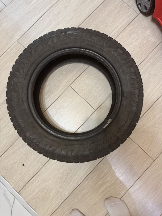 Продаю шины зимние липучки