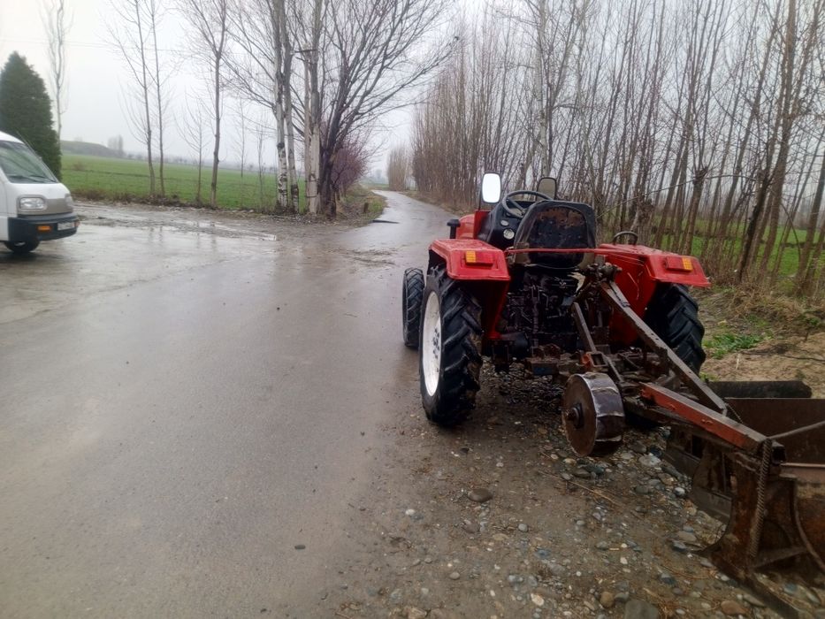 Mini traktoʻr xaloti zoʻr