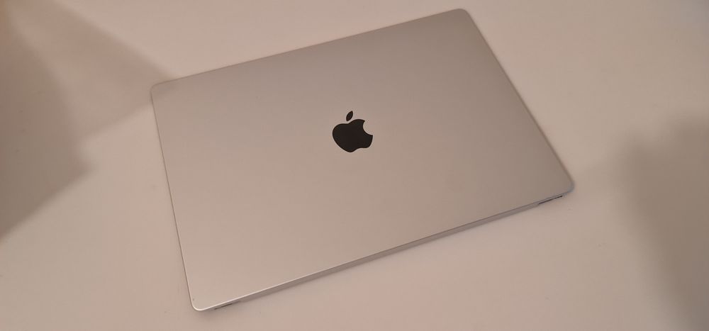Ansamblu Display Original Apple pentru Macbook Pro 16 inch 2021-2023