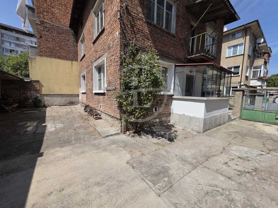 Продава се Етаж от къща в Пловдив, Гагарин - 81 кв.м за 2161 €/кв.м - Снимка #16