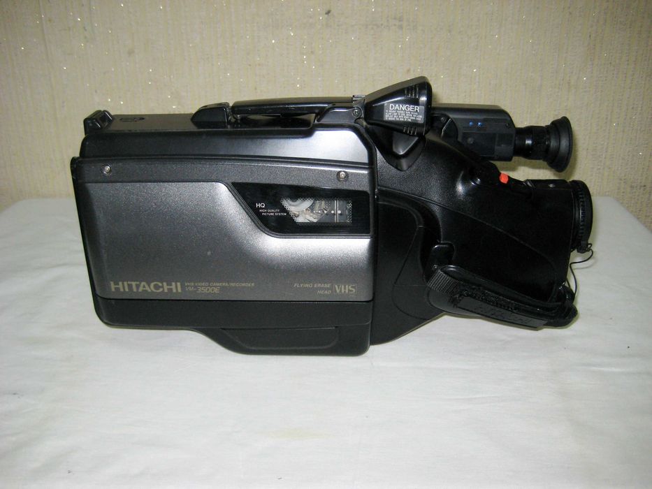 Видеокамера HITACHI 3500E оригинал Japan идеальном рабочим состоянии!