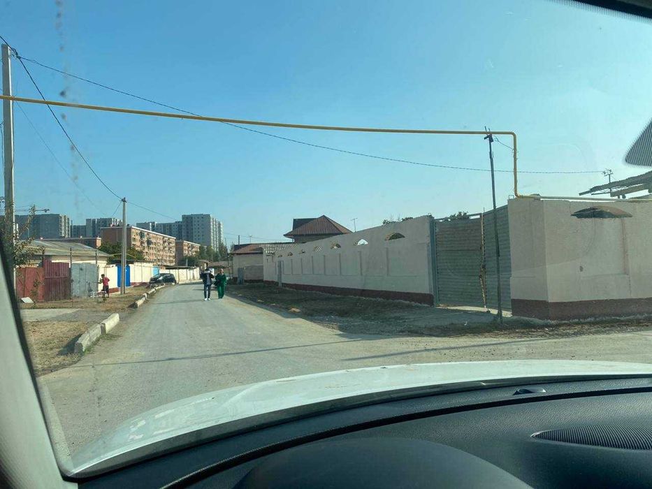 Янги хаёт туманида 8.3 сотих ер майдони срочно сотилади.