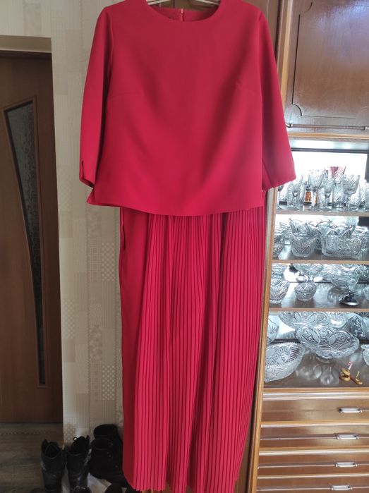 Костюм вечерний,размер 52