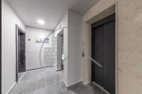 Продава се Едностаен апартамент в Варна, Цветен квартал - 52 кв.м за 1564 €/кв.м - Снимка #1