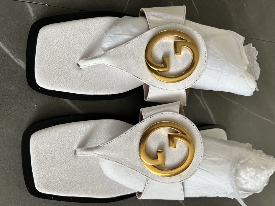 Продам новые кожаные шлепки