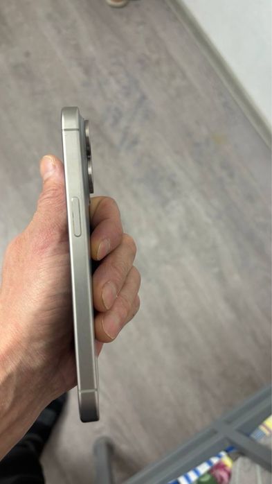 продам Iphone 15 pro 128