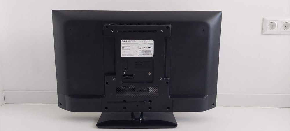 Телевизор 32" Philips 32PFL3188H