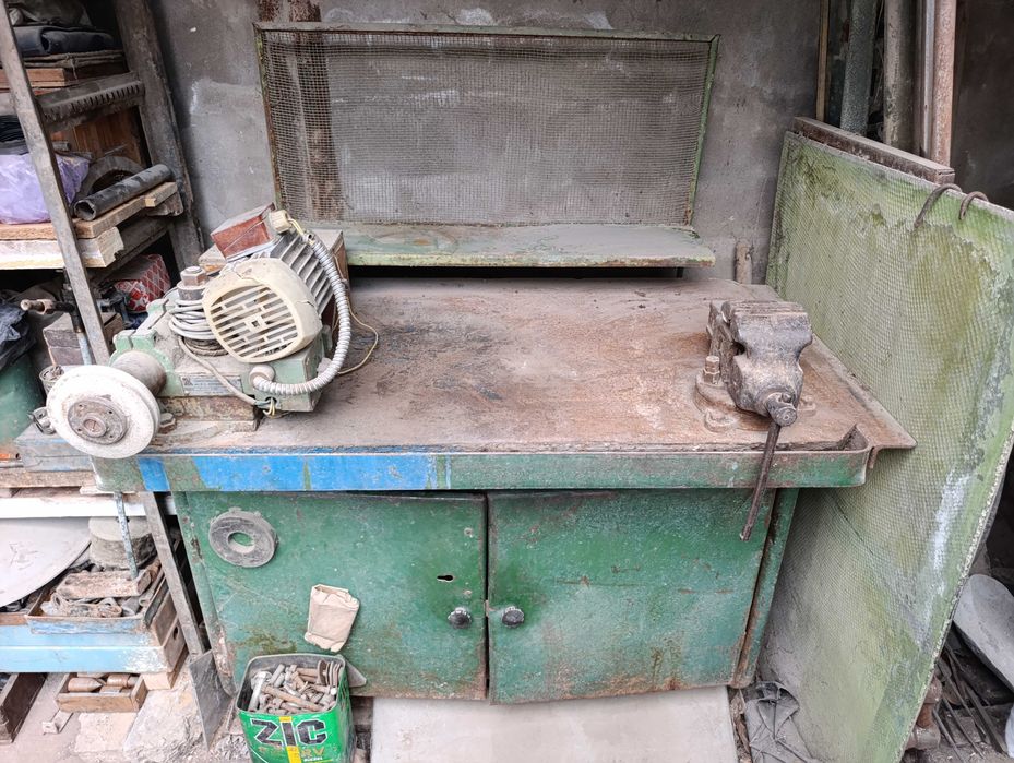 Верстак, тиски, точилка