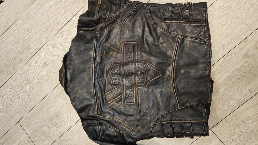 Кожено яке Harley Davidson.