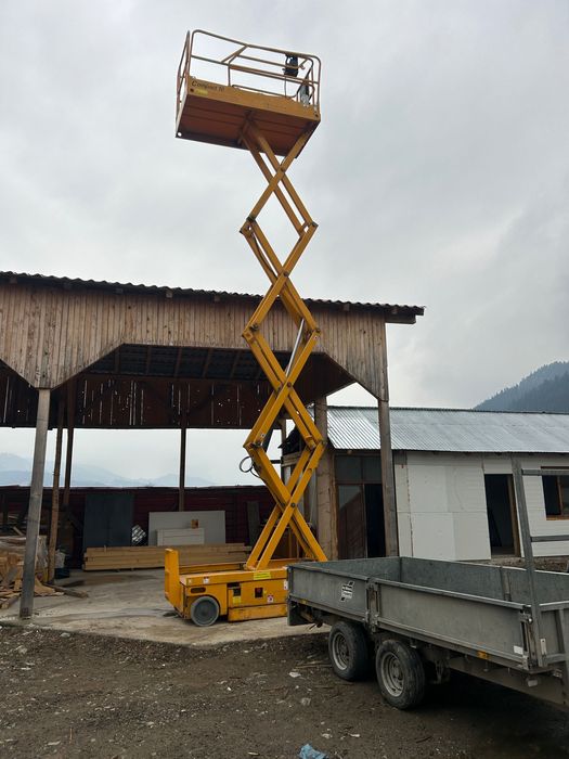 Inchiriez nacela electrică,tip foarfecă COMPACT 10 de închiriat