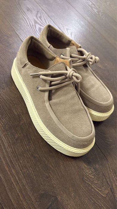 Продам лоферы размер 38 одевали один раз.