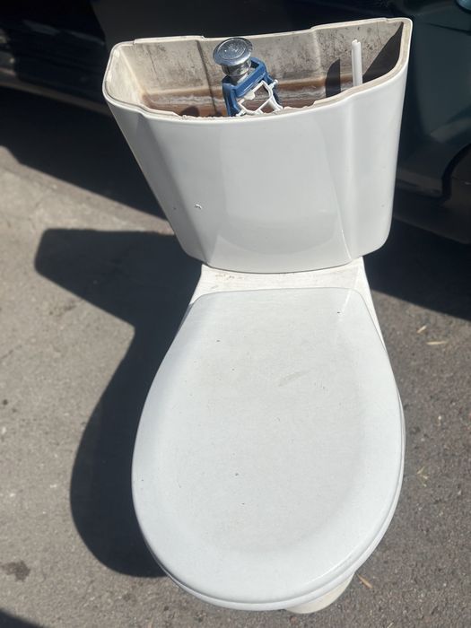 Продам унитаз