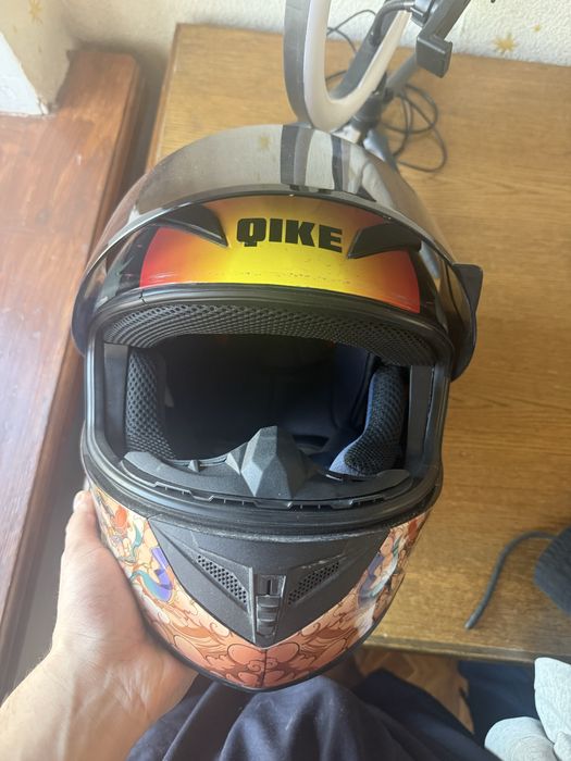 Мотошлем QIKE новый