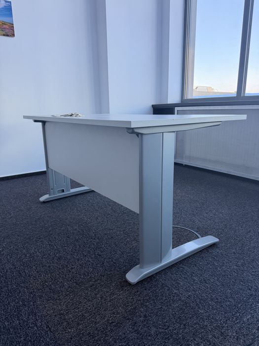 Mobilier birou impecabil utilizat 6 luni