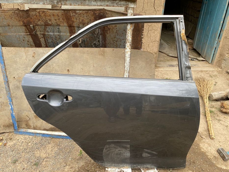 Двери та Toyota 50-55