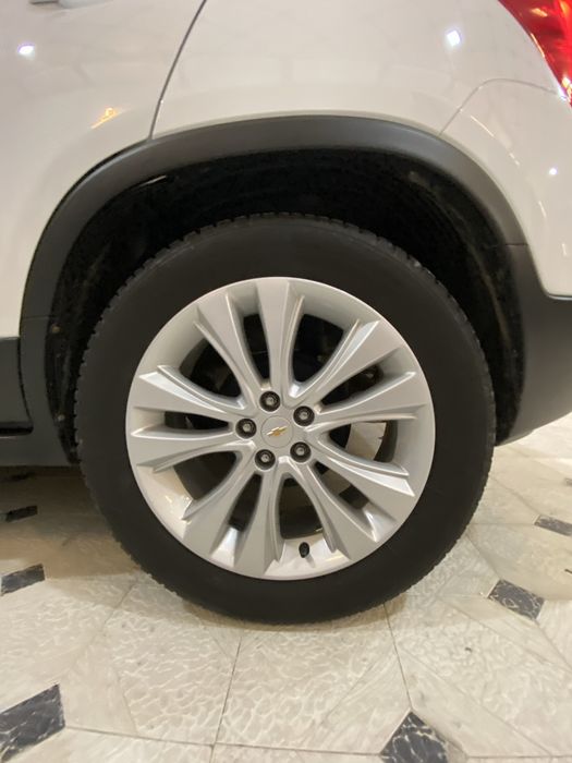 tracker 1 kraska toza