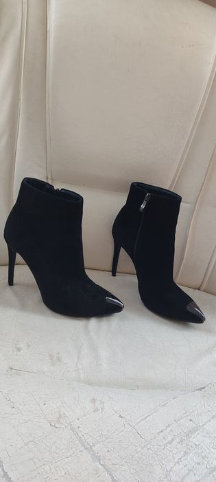 Ботинки на шпильке.