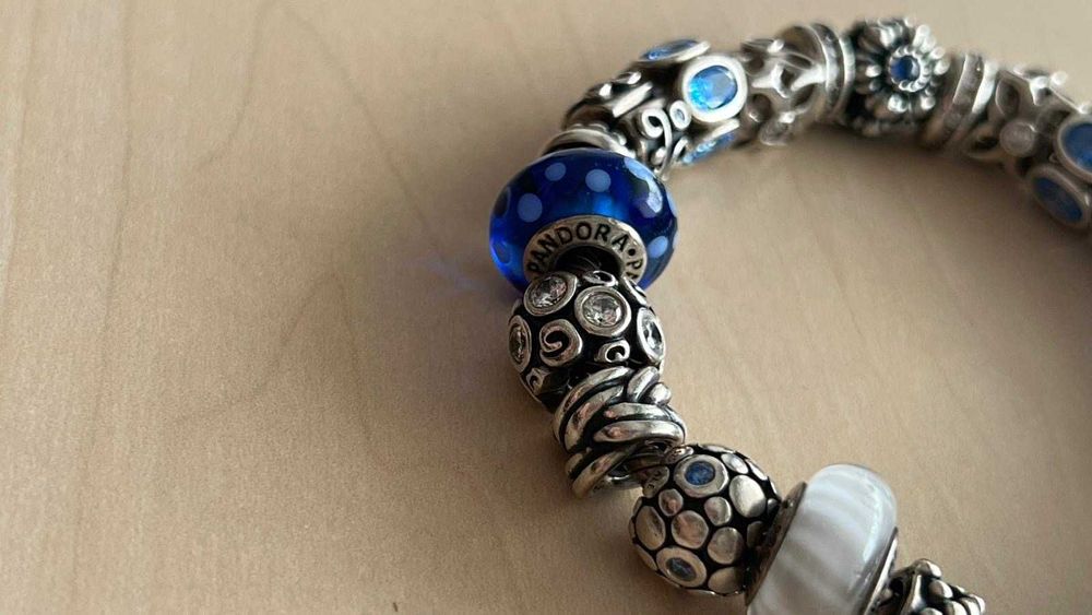 Сребърна гривна Pandora с 23 талисмана