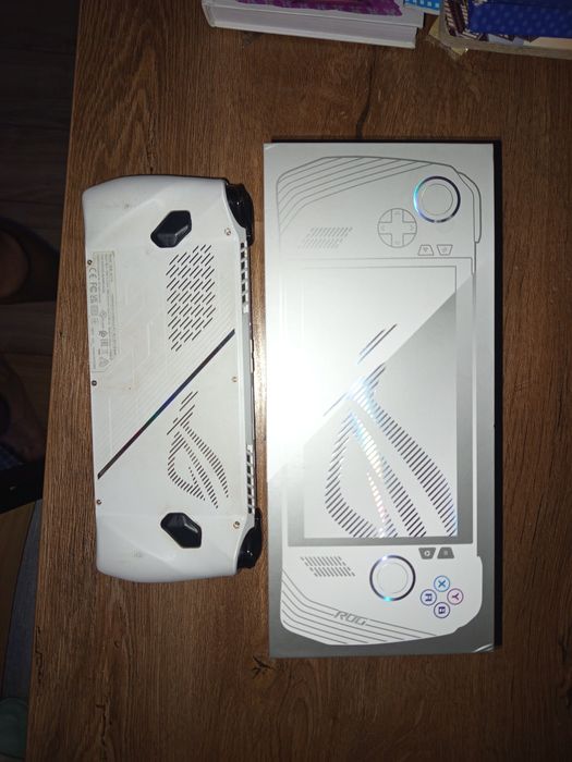 Игровая привстака ROG Ally