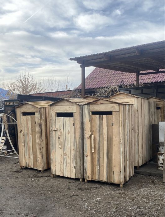 Туалет деревянный