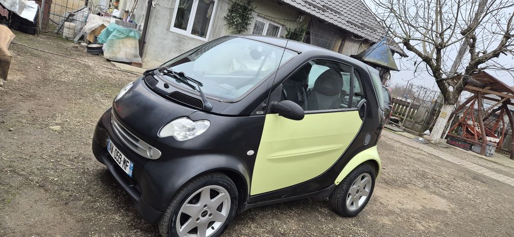 Vând Smart din 2002