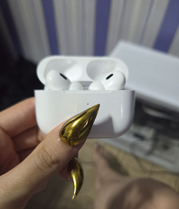 Продам Airpods 1