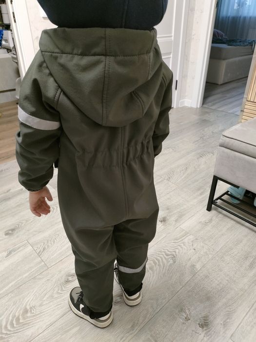 Продам демисезонный комбинезон