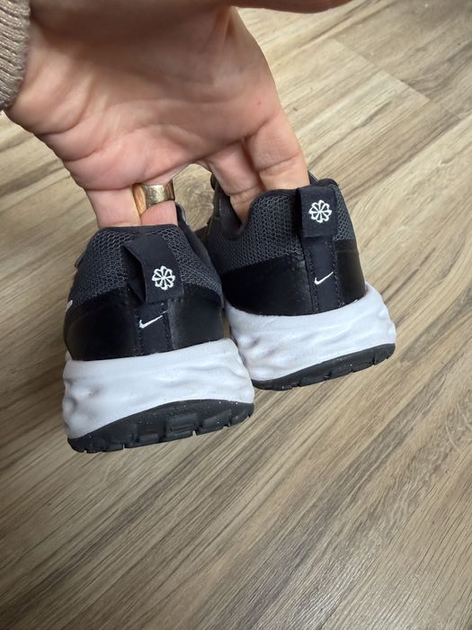 Оригинални юношески маратонки Nike Revolution 6! 30 н