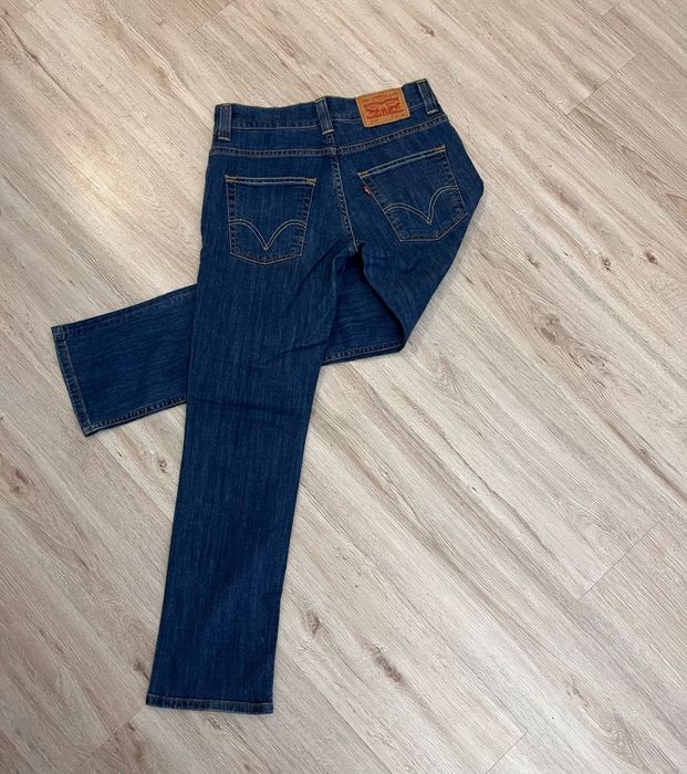 Продам джинсы Levi strauss