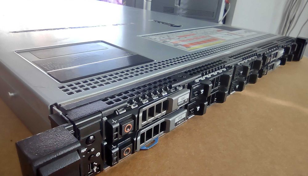 Сървър Dell R630 2*Xeon Е5-2650v4 64GB 4*NVMe U.2 2*1TB 6SFF PERC H730