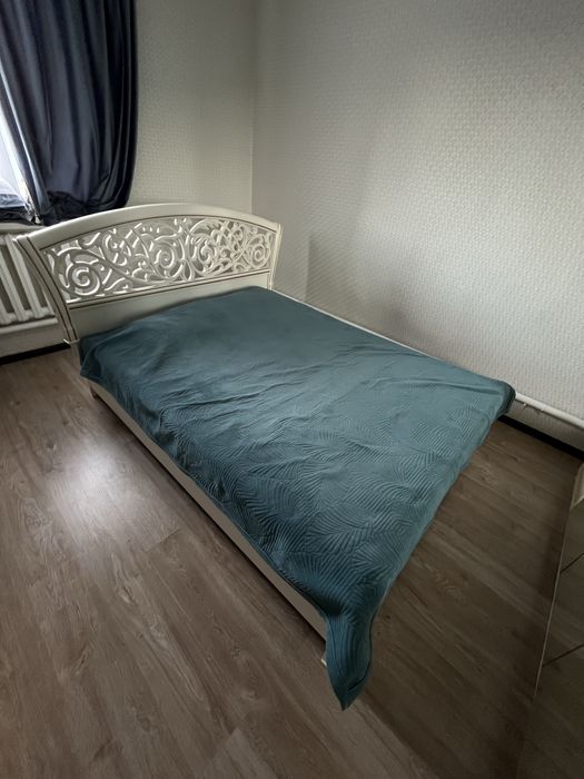 кровать для спальни