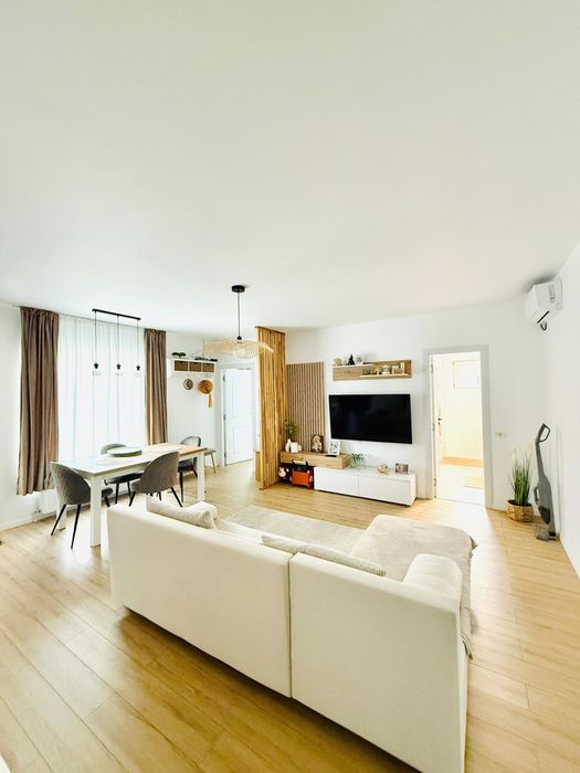 Căsuța noastra de poveste de lângă Târgul de Crăciun din Craiova