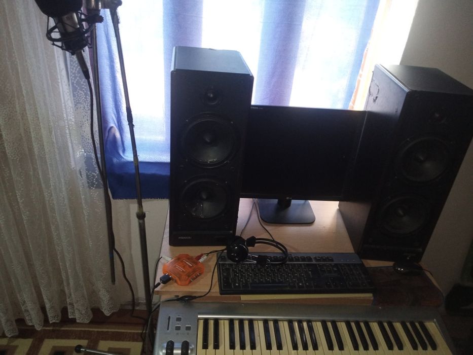 Ovoz yozish musiqa yozish studiosi sotiladi.  narxi 15 million sum