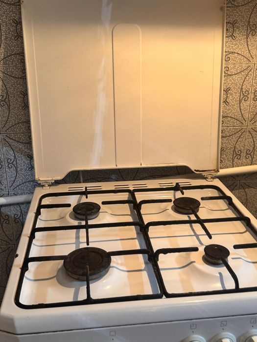 Газовая плита продаётся.