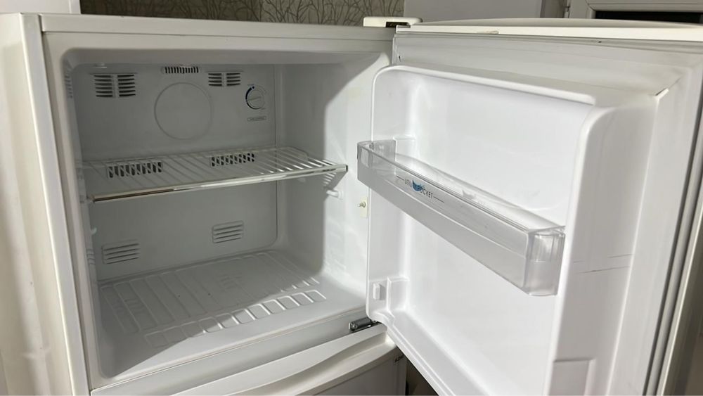 Холодиник SAMSUNG