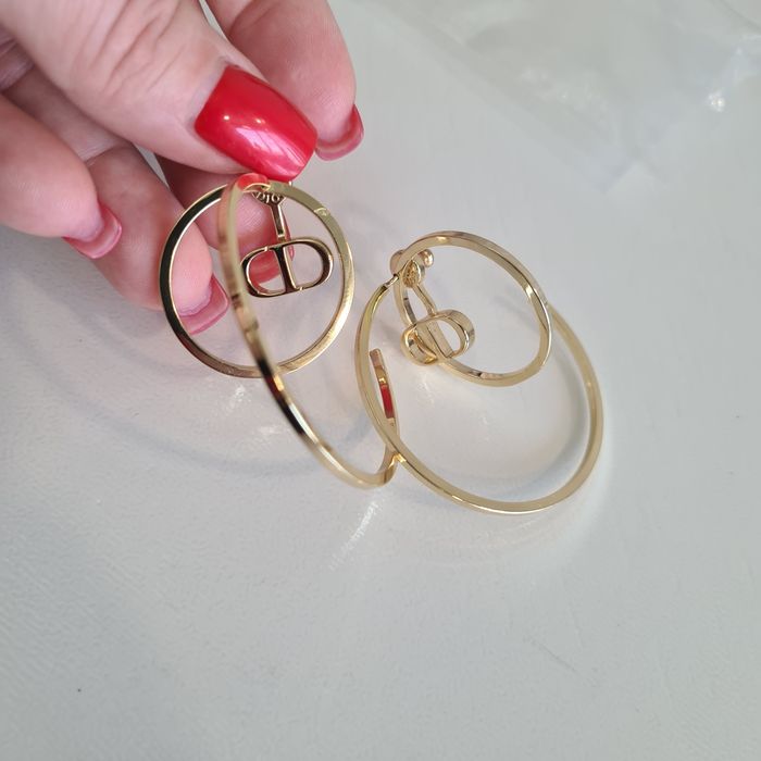 Серёжки от Dior и Louis Vuitton