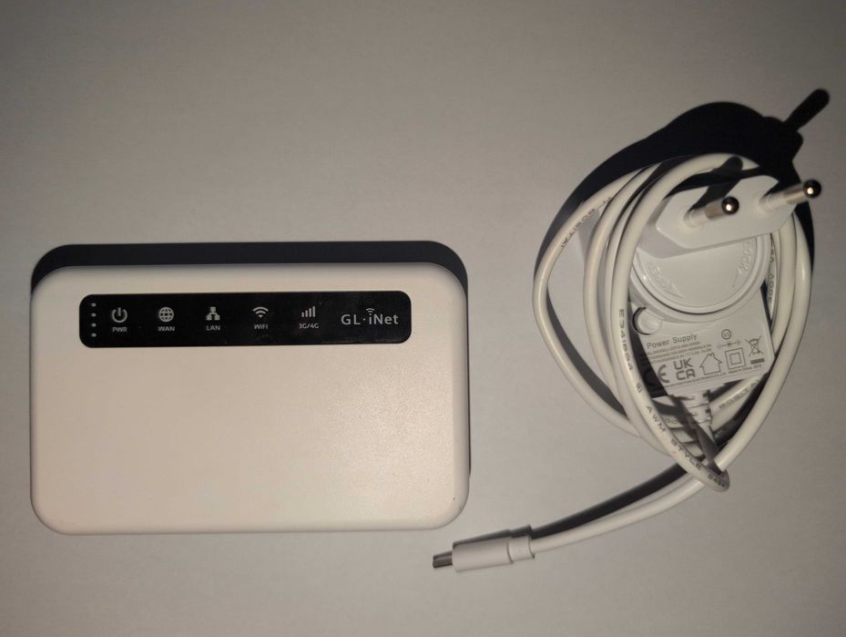 Router GL.iNet GL-XE300(Puli), Suporta Sim, Baterie integrata