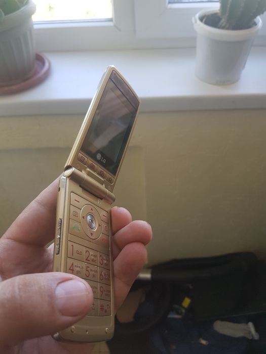 LG KF300 раскладушка . В оригинале