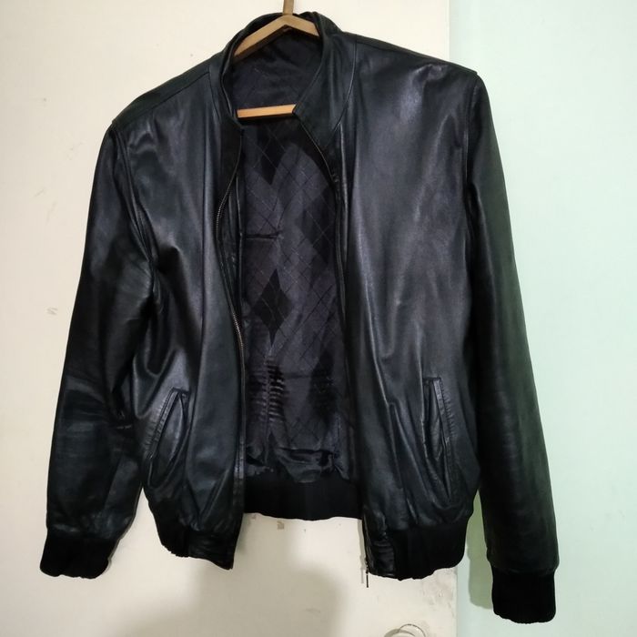 Продам кожаные куртки.