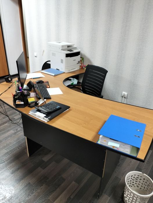 Б/у офисная мебель.